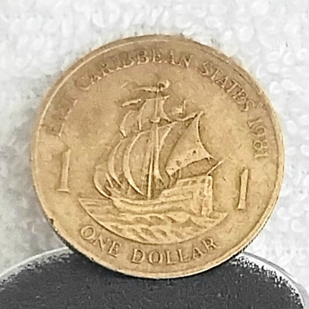 Circulated 1981 Caribbean One Dollar East Caribbean Coin made of Alum/Bronze!!